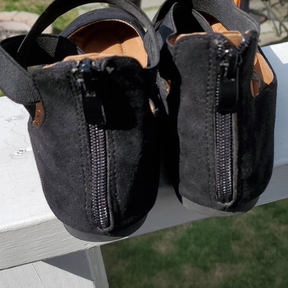 Black suede flats - Picture 3 of 7